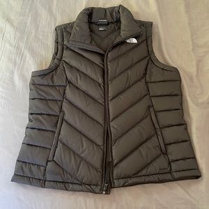 Black north face vest